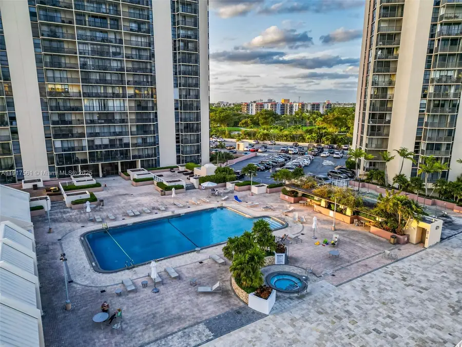 20367 W Country Club Dr #L25, Aventura, FL 33180 - Image #3