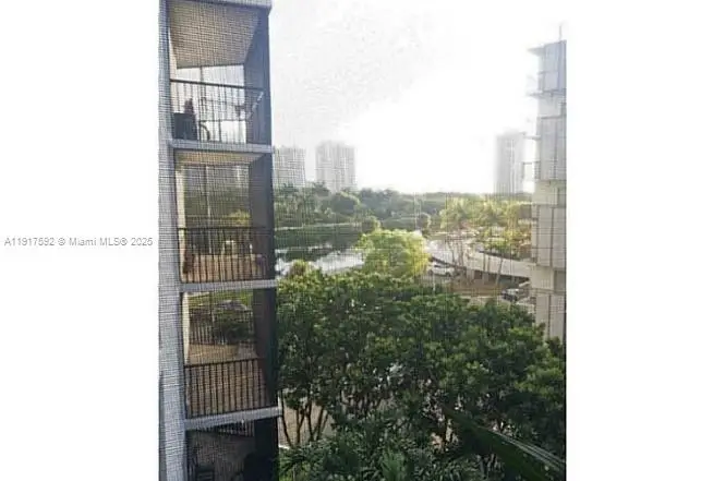 3475 N Country Club Dr #514, Aventura, FL 33180 - Image #2