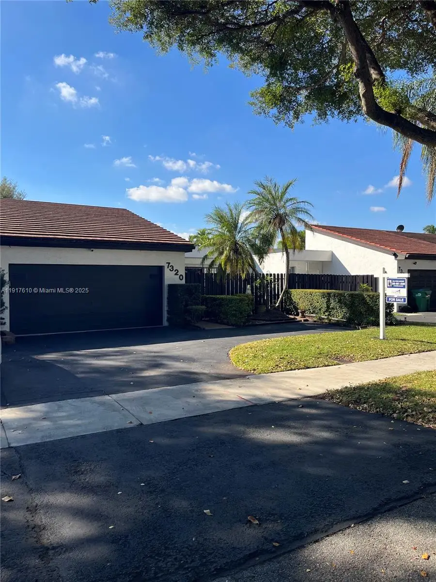 7320 Coldstream Dr, Hialeah, FL 33015 - Image #2