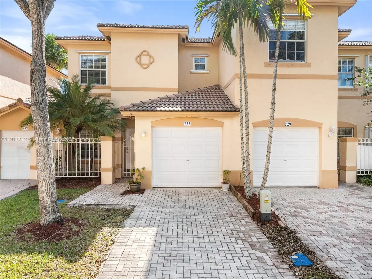 733 NW 170th Ter, Pembroke Pines, FL 33028 - Image #1
