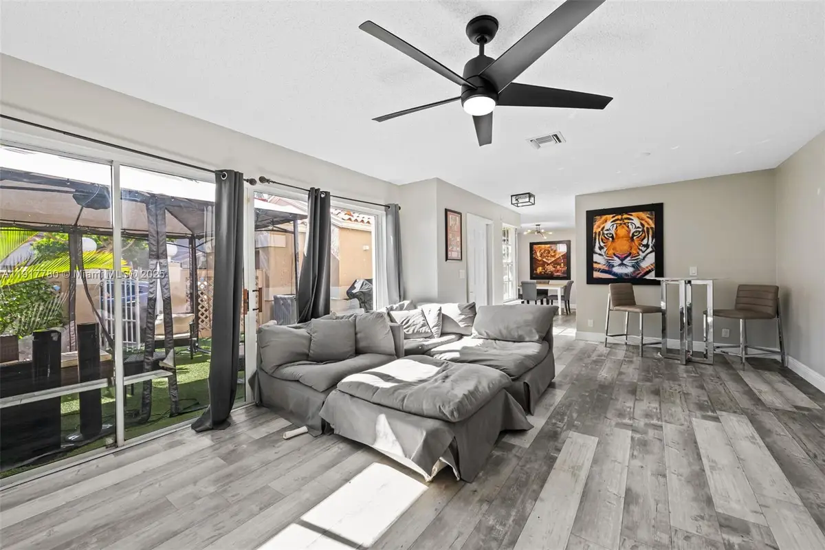 10997 Long Boat Dr, Cooper City, FL 33026 - Image #1