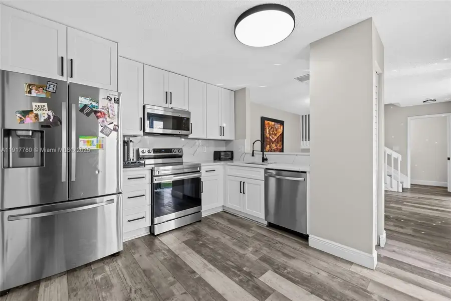 10997 Long Boat Dr, Cooper City, FL 33026 - Image #3