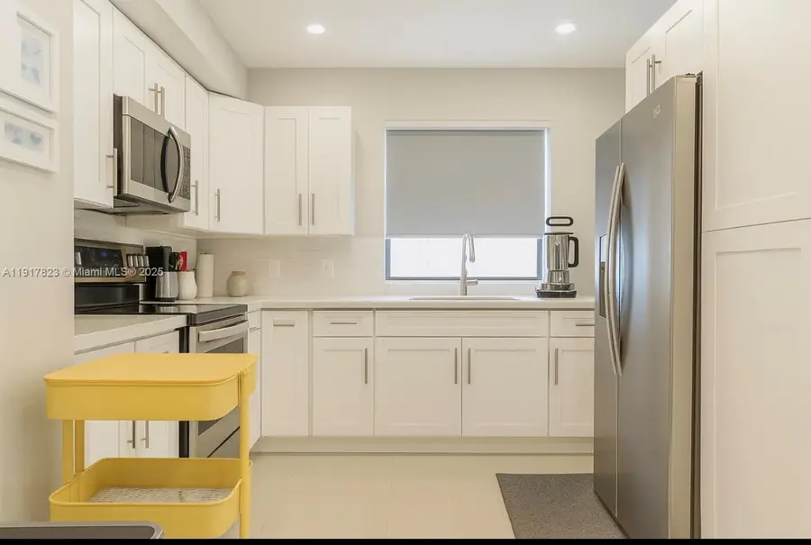 10948 SW 71st St, Miami, FL 33173 - Image #3