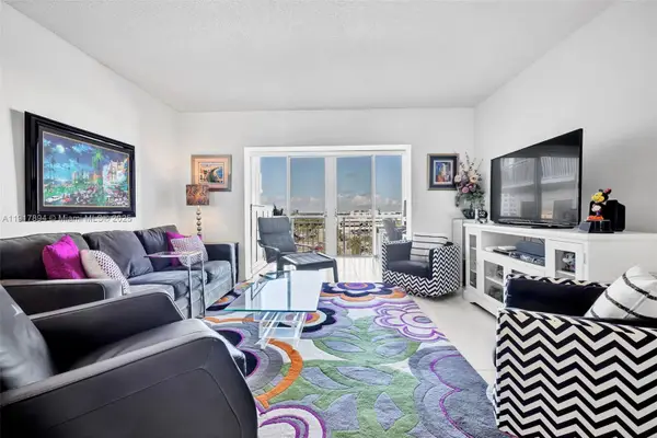 3800 Hillcrest Dr #709, Hollywood, FL 33021