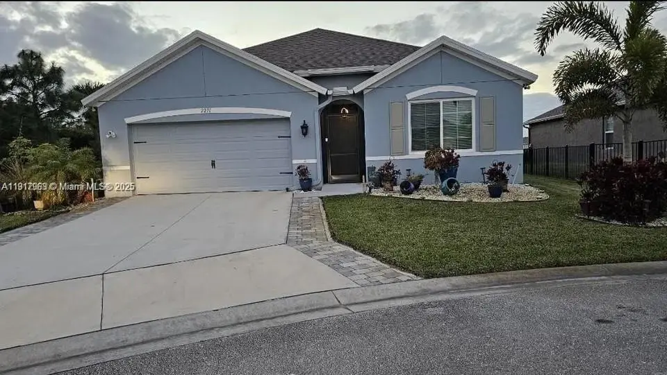 2271 SW Arlington Dr Sw, Vero Beach, FL 32968 - Image #1