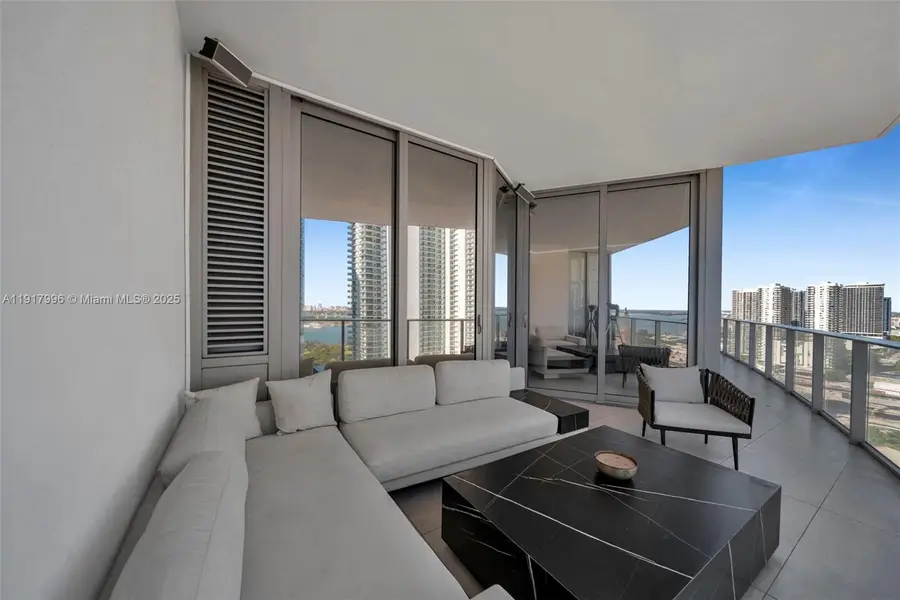 851 NE 1st Ave #2203, Miami, FL 33132 - Image #2