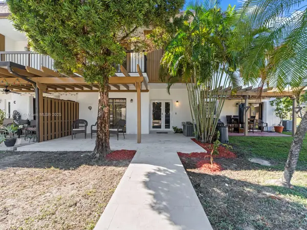 6885 NW 169th St #66D, Hialeah, FL 33015