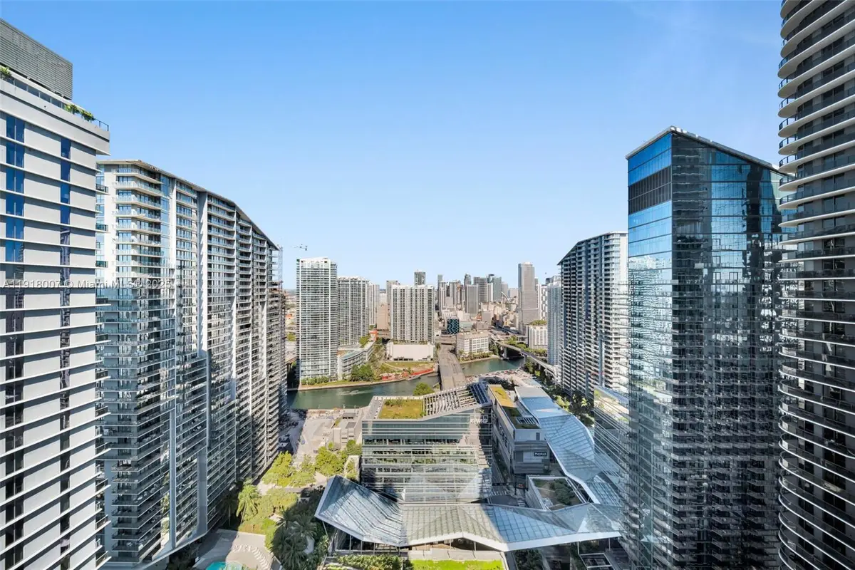 45 SW 9th St #3909, Miami, FL 33130 - Image #1