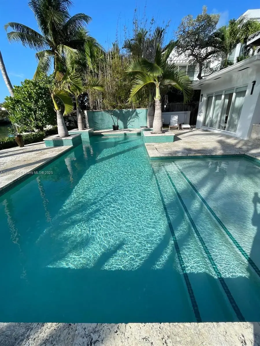 670 S Shore Dr, Miami Beach, FL 33141 - Image #3