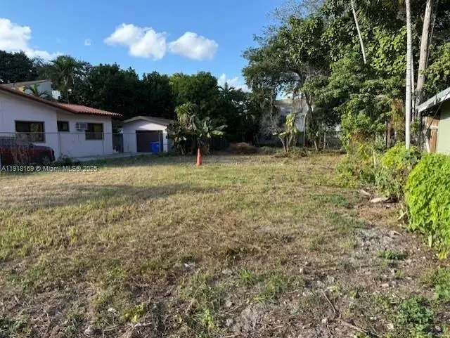 1121 NW 2nd St, Miami, FL 33128 - Image #2