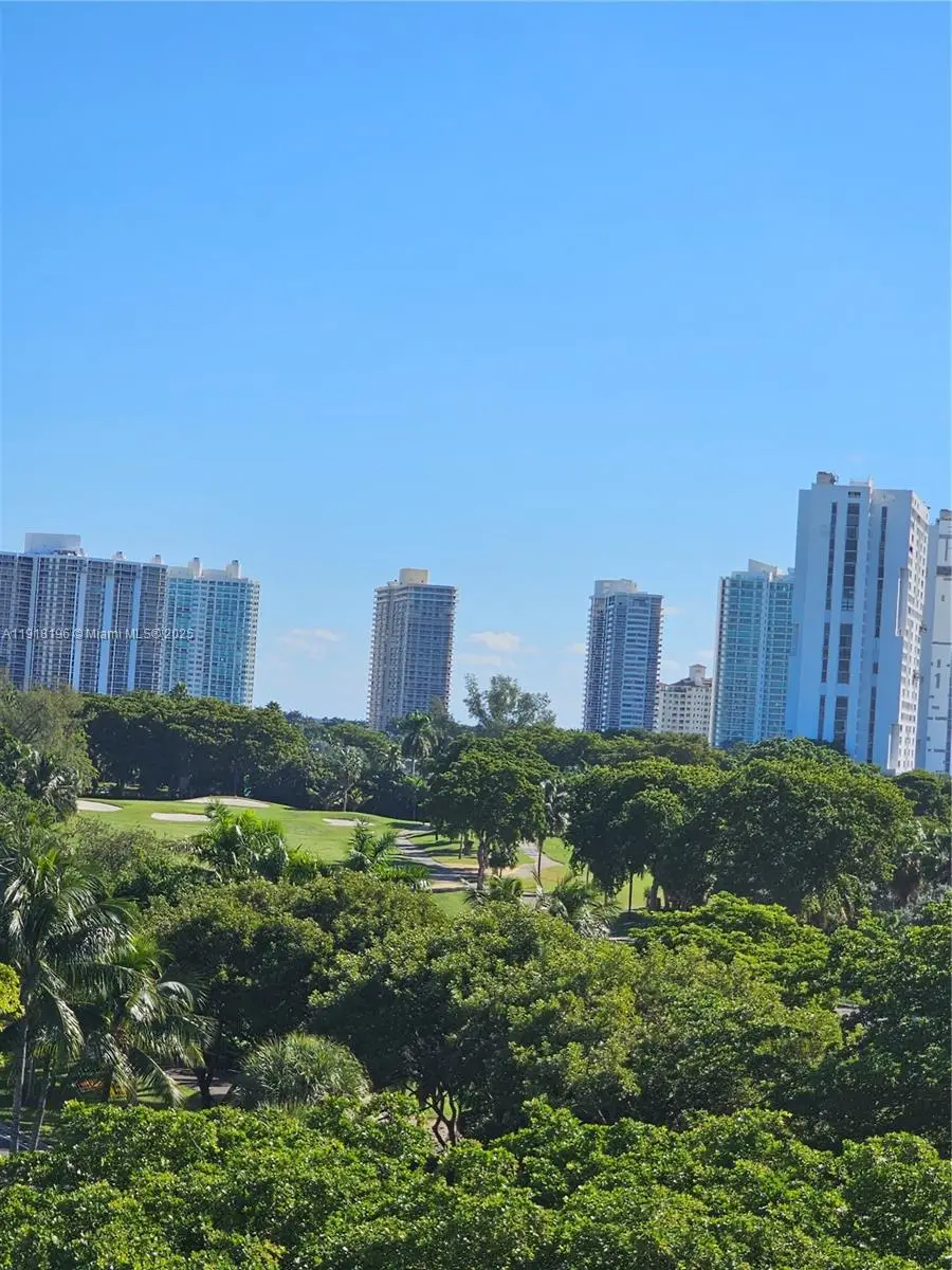 20500 W Country Club Dr #716, Aventura, FL 33180 - Image #3