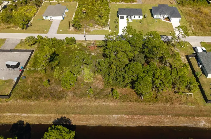 844 E Foxtail, Lehigh Acres, FL 33974 - Image #3
