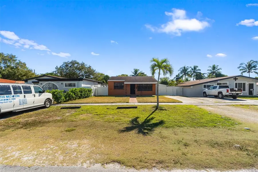1260 NE 155th St, North Miami Beach, FL 33162 - Image #3