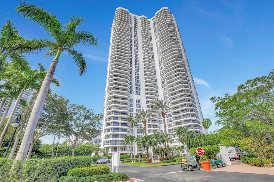 3500 Mystic Pointe Dr #1804, Aventura, FL 33180 - Image #2