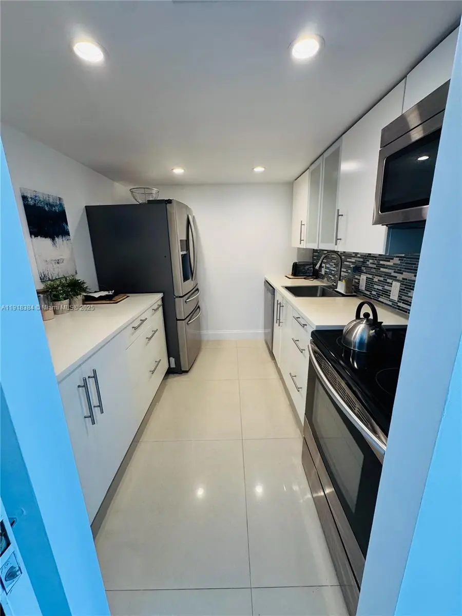 20335 W Country Club Dr #608, Aventura, FL 33180 - Image #3