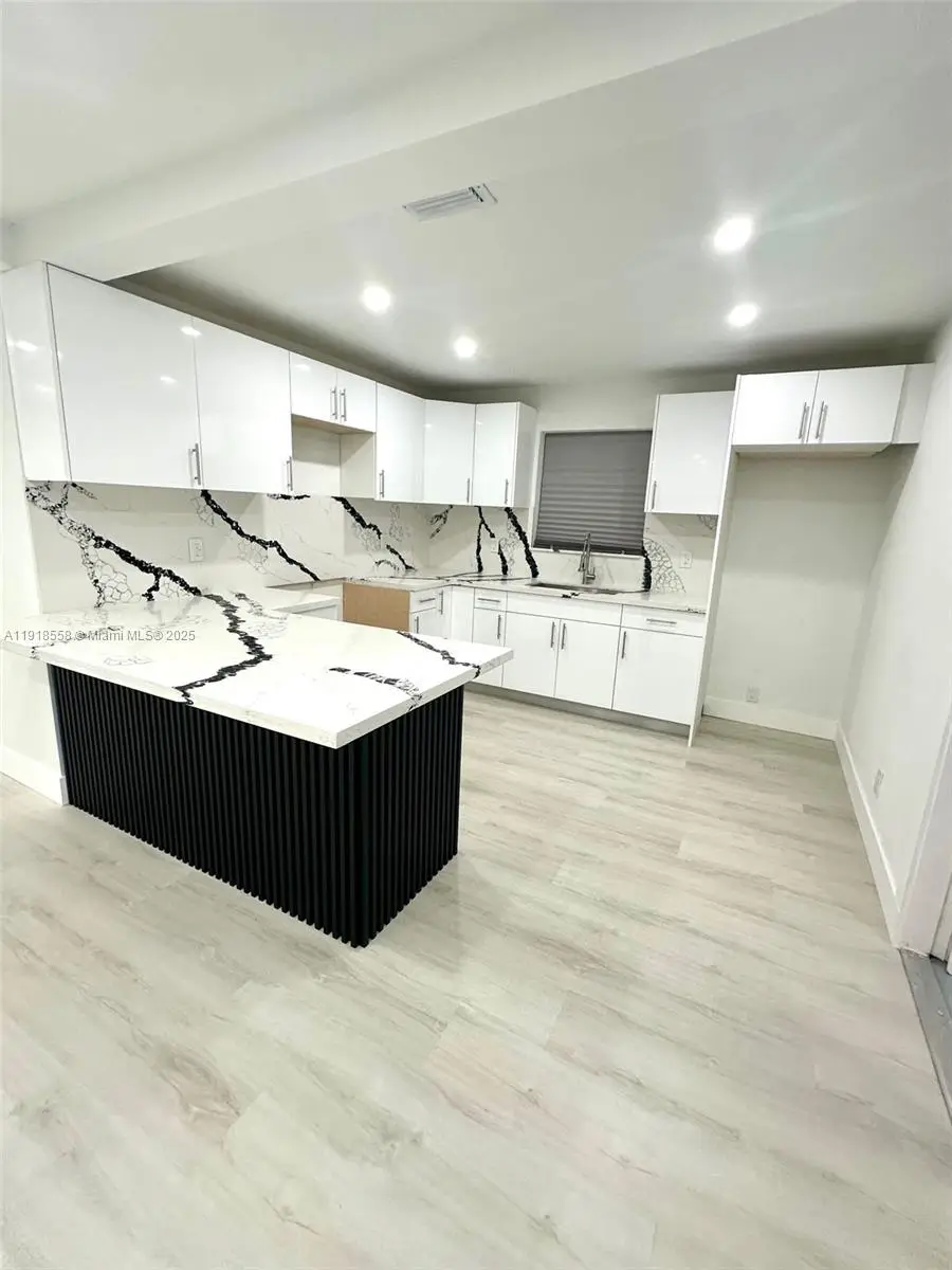 145 NW 2nd St, Dania Beach, FL 33004 - Image #1