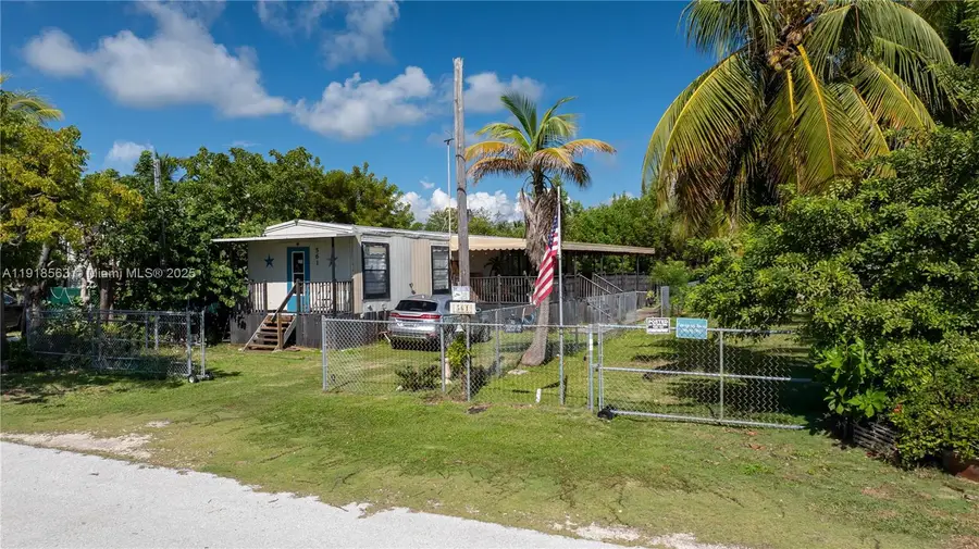 561 Gordon Cir, Key Largo, FL 33037 - Image #2