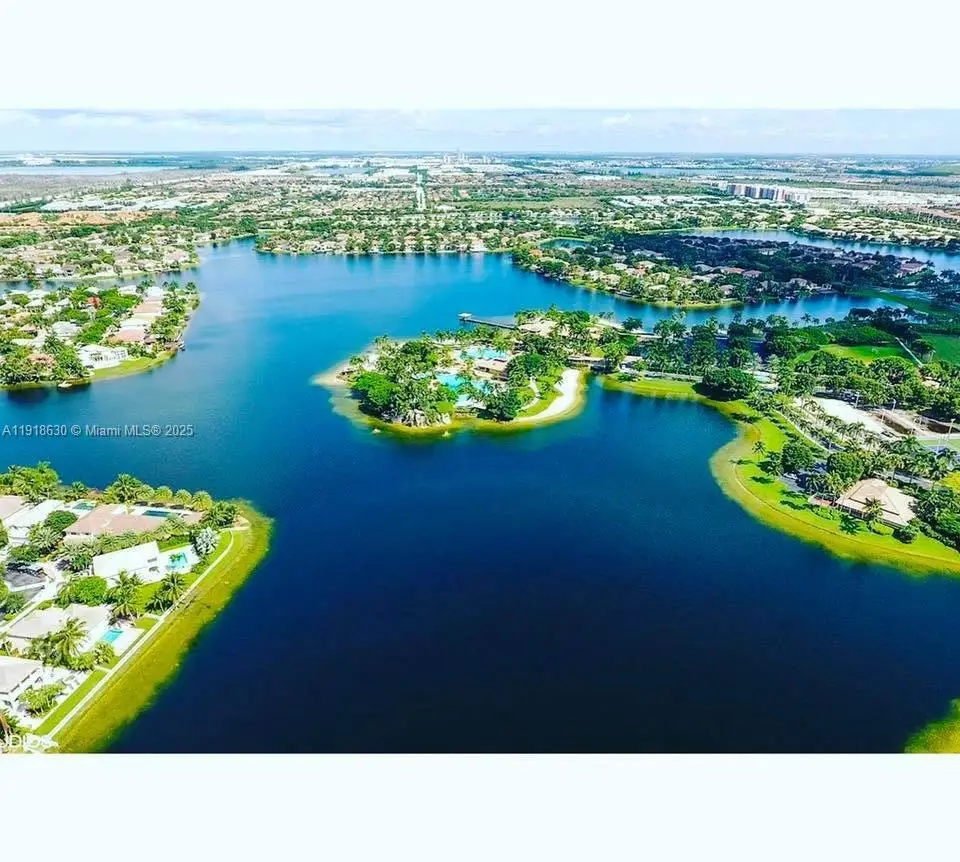 10794 NW 70th St, Doral, FL 33178 - Image #1