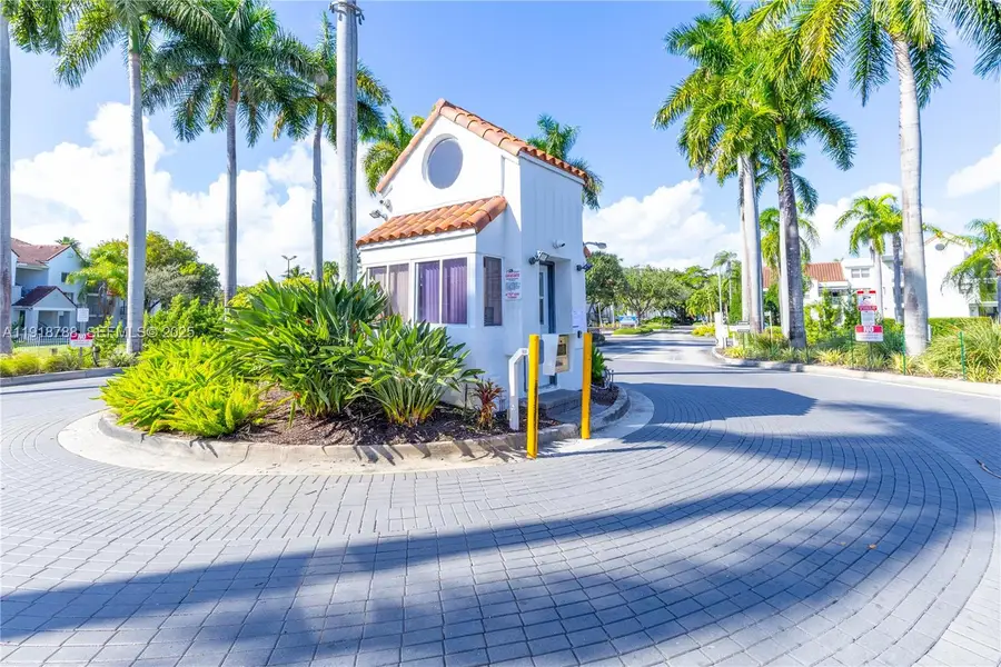 1073 SE 6th Ave, Dania Beach, FL 33004 - Image #2