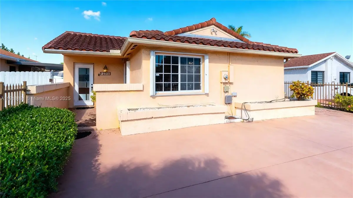 12421 SW 193rd St, Miami, FL 33177 - Image #1