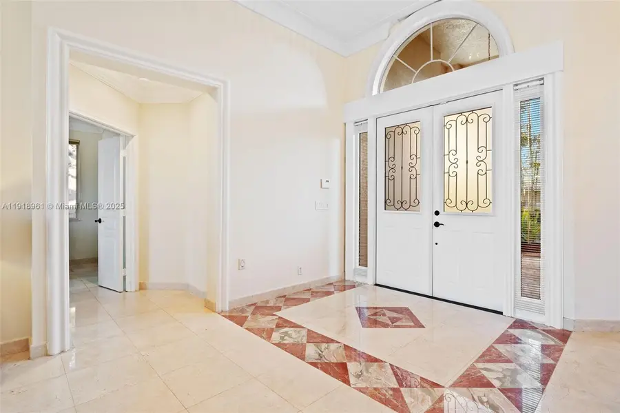 3058 Lakewood Dr, Weston, FL 33332 - Image #2