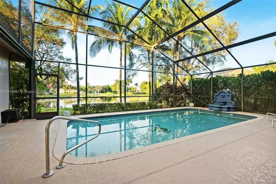 3058 Lakewood Dr, Weston, FL 33332 - Image #3