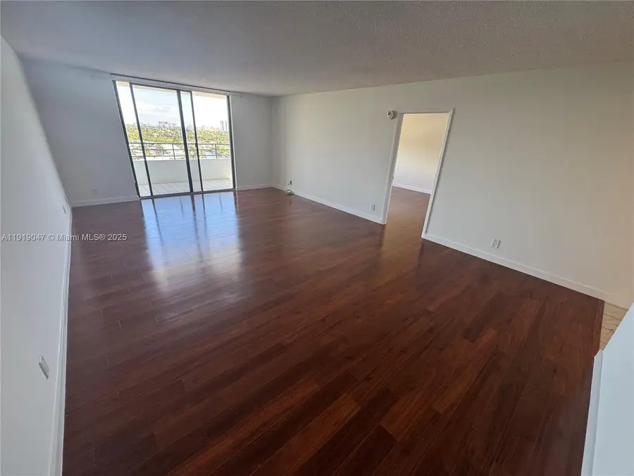 2500 Parkview Dr #1109, Hallandale Beach, FL 33009 - Image #3