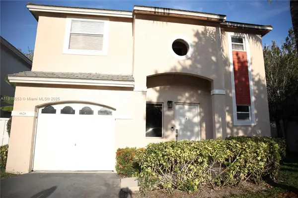 9828 NW 2nd St, Plantation, FL 33324