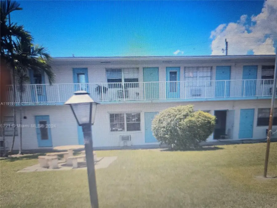 1836 Arthur St #8, Hollywood, FL 33020 - Image #2