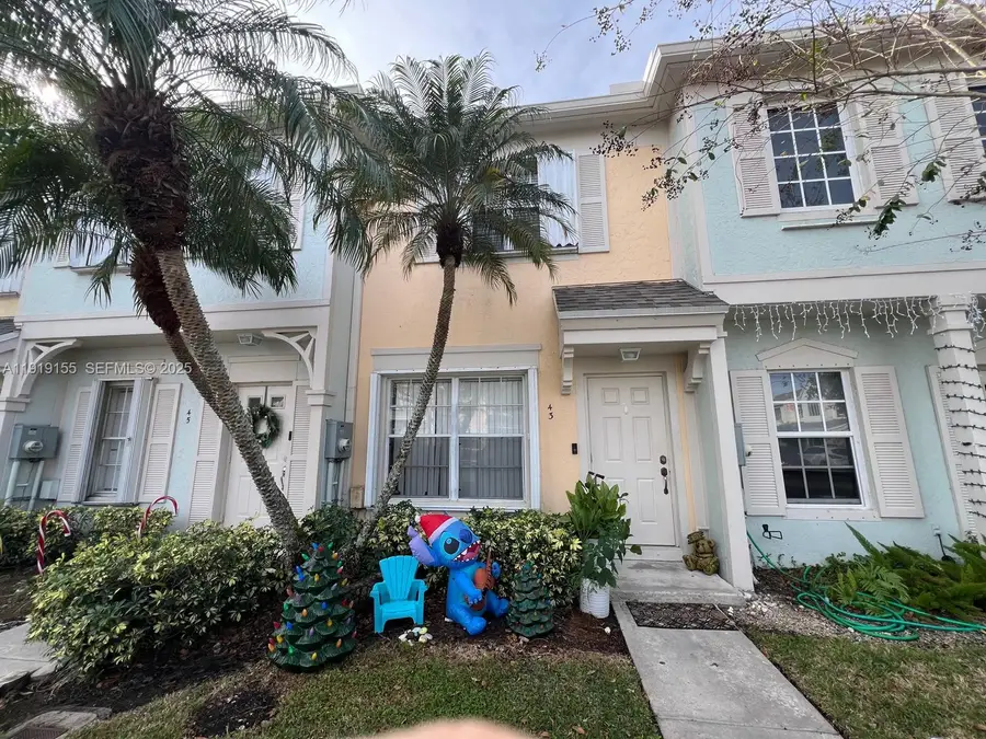43 Simonton Cir, Weston, FL 33326 - Image #2