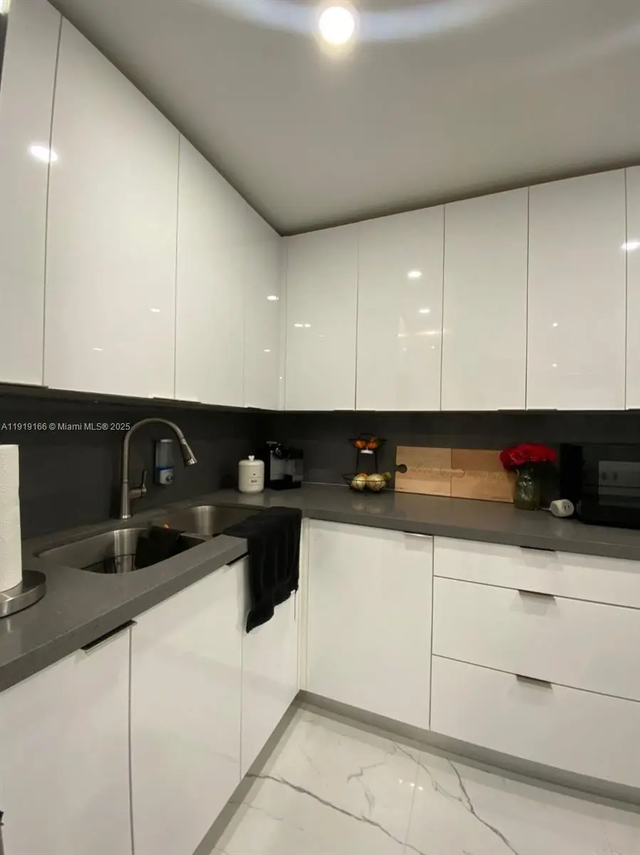 8290 Lake Dr #427, Doral, FL 33166 - Image #2