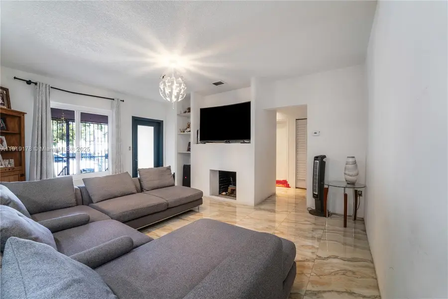 2840 NW 4th St, Miami, FL 33125 - Image #3