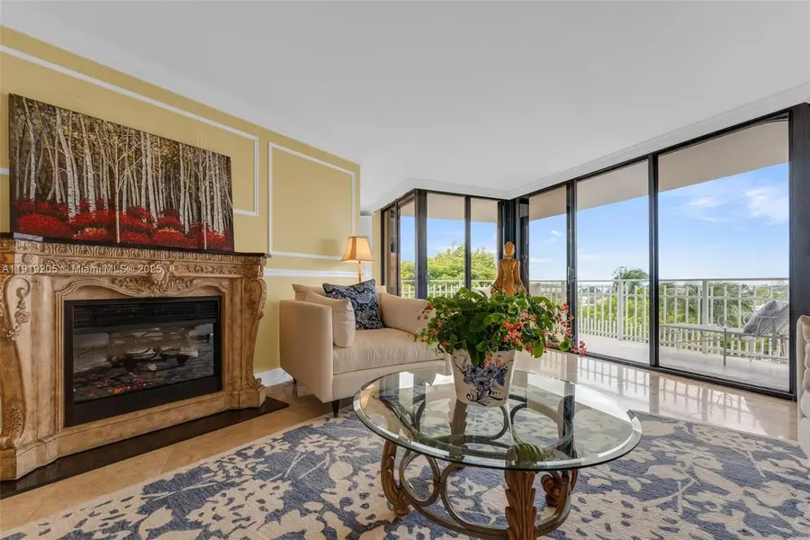 2000 Towerside Ter #702, Miami, FL 33138 - Image #2