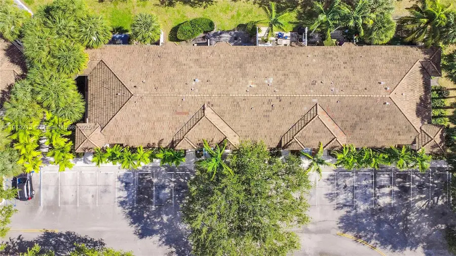 2125 NW 77th Way #203, Pembroke Pines, FL 33024 - Image #2