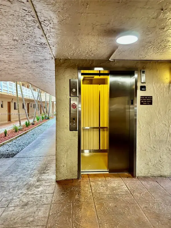 17000 NW 67th Ave #232, Hialeah, FL 33015