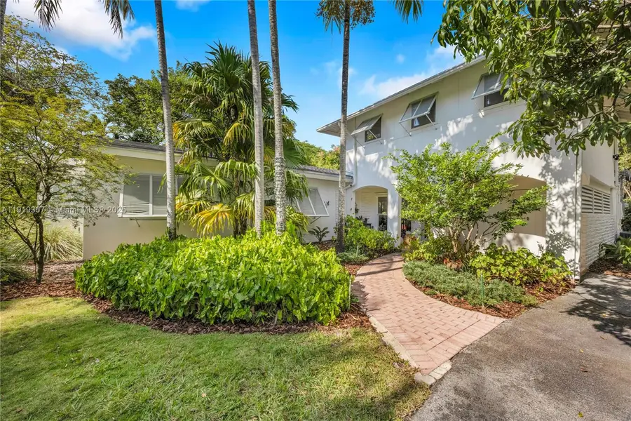 6301 Coral Lake Dr, Miami, FL 33155 - Image #2