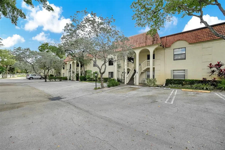 132 S Cypress Rd #518, Pompano Beach, FL 33060 - Image #2