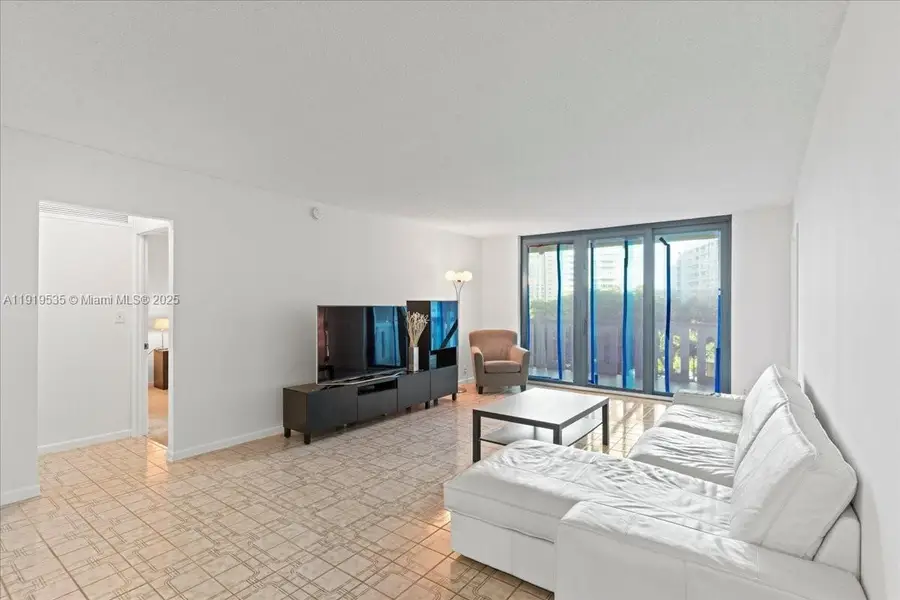 1121 Crandon Blvd #E304, Key Biscayne, FL 33149 - Image #2