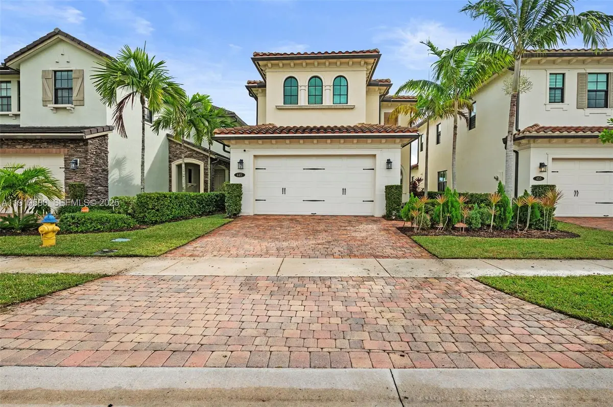 445 SW 113th Ln, Pembroke Pines, FL 33025 - Image #1