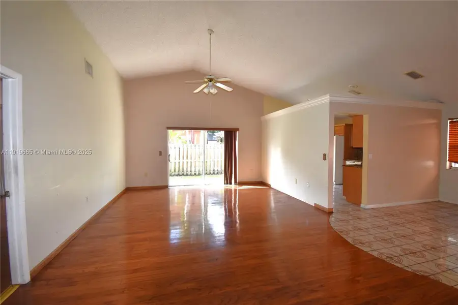 3081 NW 123rd Ave, Sunrise, FL 33323 - Image #2
