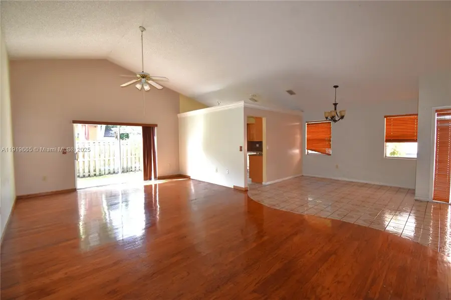 3081 NW 123rd Ave, Sunrise, FL 33323 - Image #3