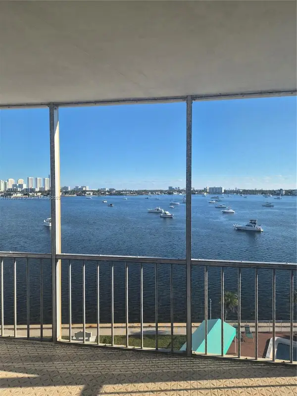 2910 Point East Dr #M610, Aventura, FL 33160