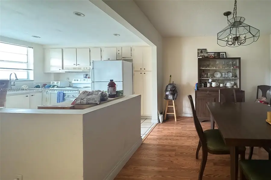 501 Blue Heron Dr #313-A, Hallandale Beach, FL 33009 - Image #2