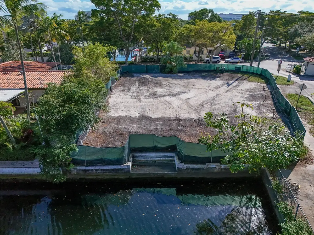 1805 Ixora Rd, North Miami, FL 33181 - Image #1