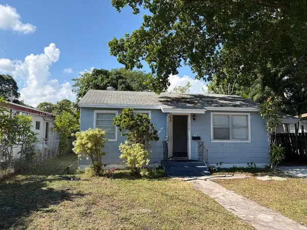 1229 NE 3rd Ave, Fort Lauderdale, FL 33304