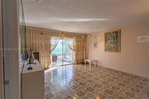 16790 NE 14th Ave #215, Miami, FL 33162