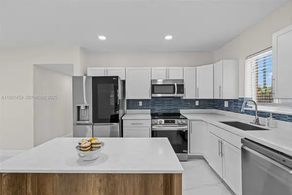 3220 NW 4th Ct, Lauderhill, FL 33311