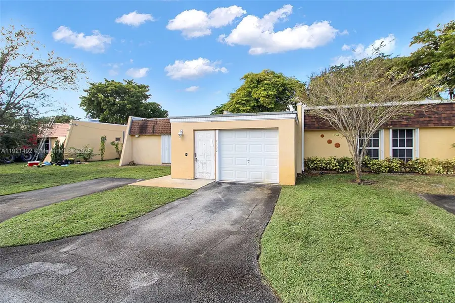 7332 Bay Hill Dr, Hialeah, FL 33015 - Image #2