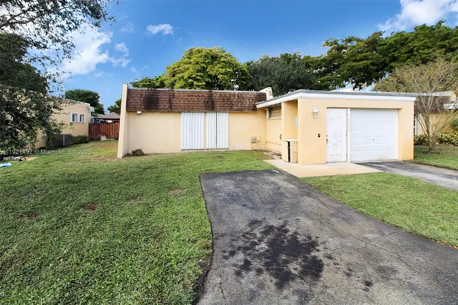 7332 Bay Hill Dr, Hialeah, FL 33015 - Image #3