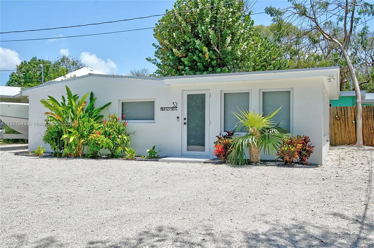 32 Pirates Dr, Key Largo, FL 33037 - Image #1